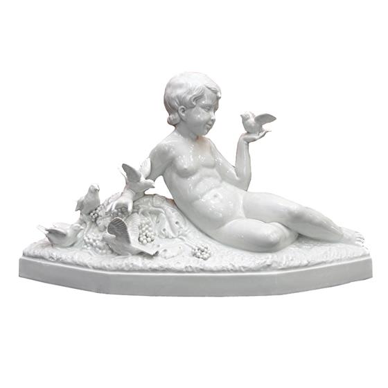 Velká porcelánová figura dítěte