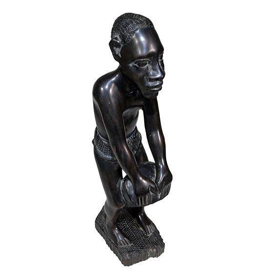 Africká socha z exotického dřeva