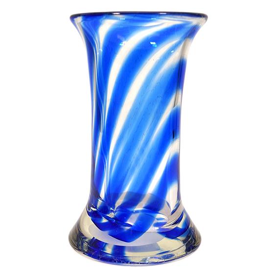 Váza s modrými pruhy