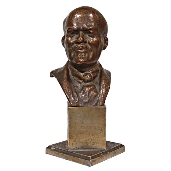 Bronzová busta V.I.Lenina