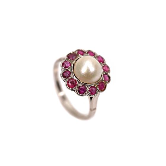 Platinový prsten s perlou a rubíny                                    