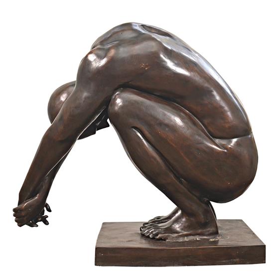 Bronzová socha plavce