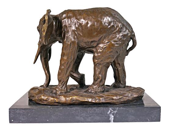Bronzová socha slona